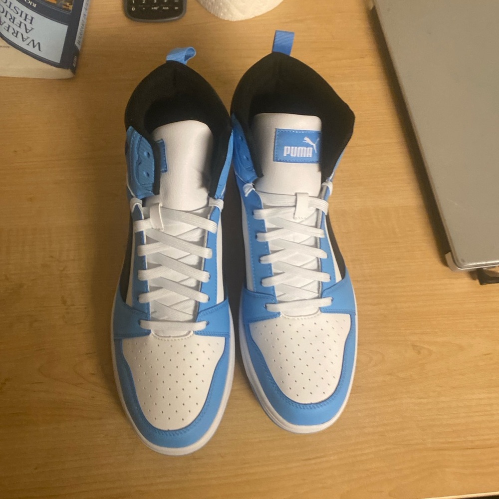 Puma Men's Sky Blue and White Sneakers